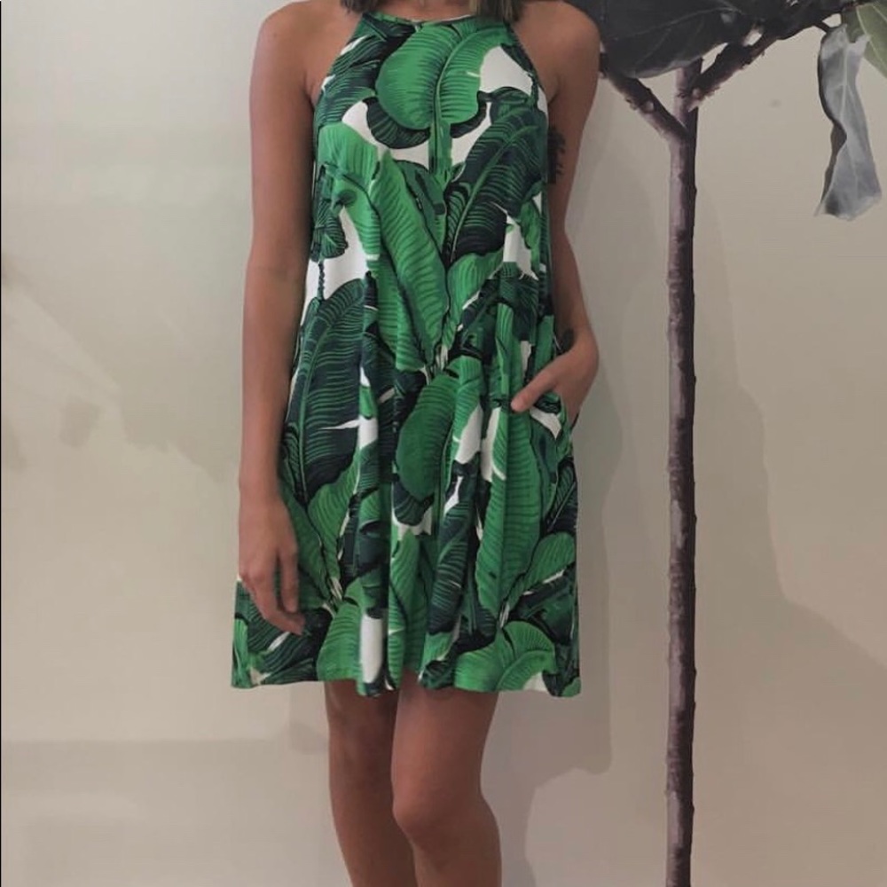 Fighting Eel. Dress Seneca in Banana Leaf print